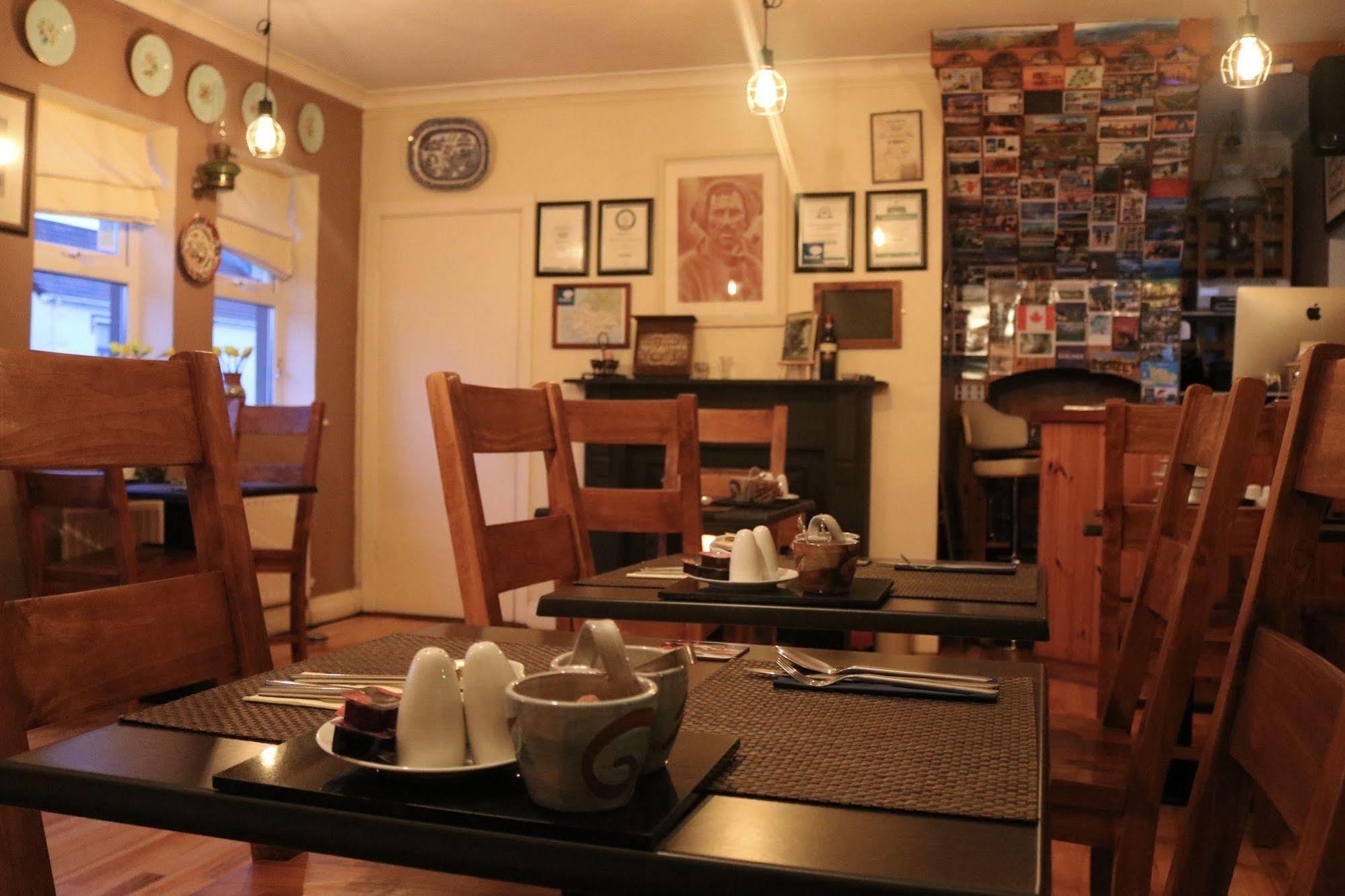 The Old Anchor B&B Annascaul ภายนอก รูปภาพ